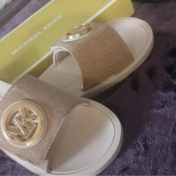 Micheal Kors slides - Picture 1 of 2